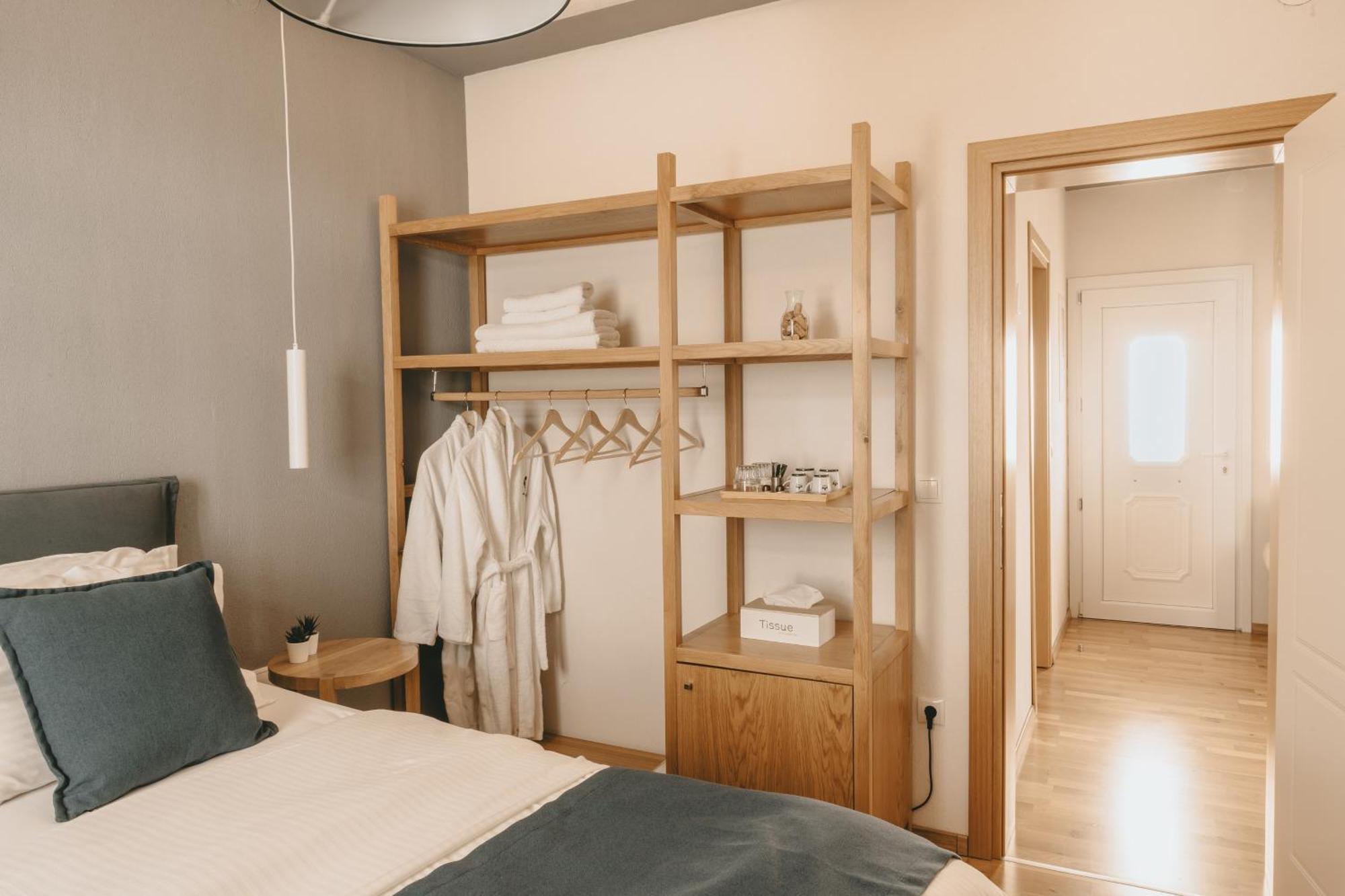 Giardino High Living Suites Drama Room photo
