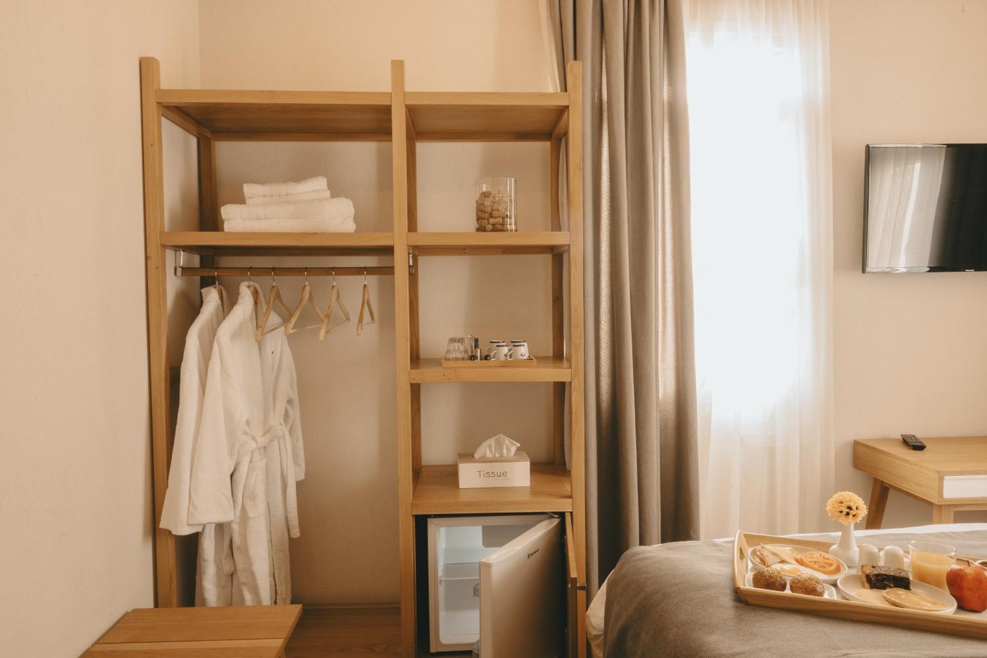Giardino High Living Suites Drama Room photo