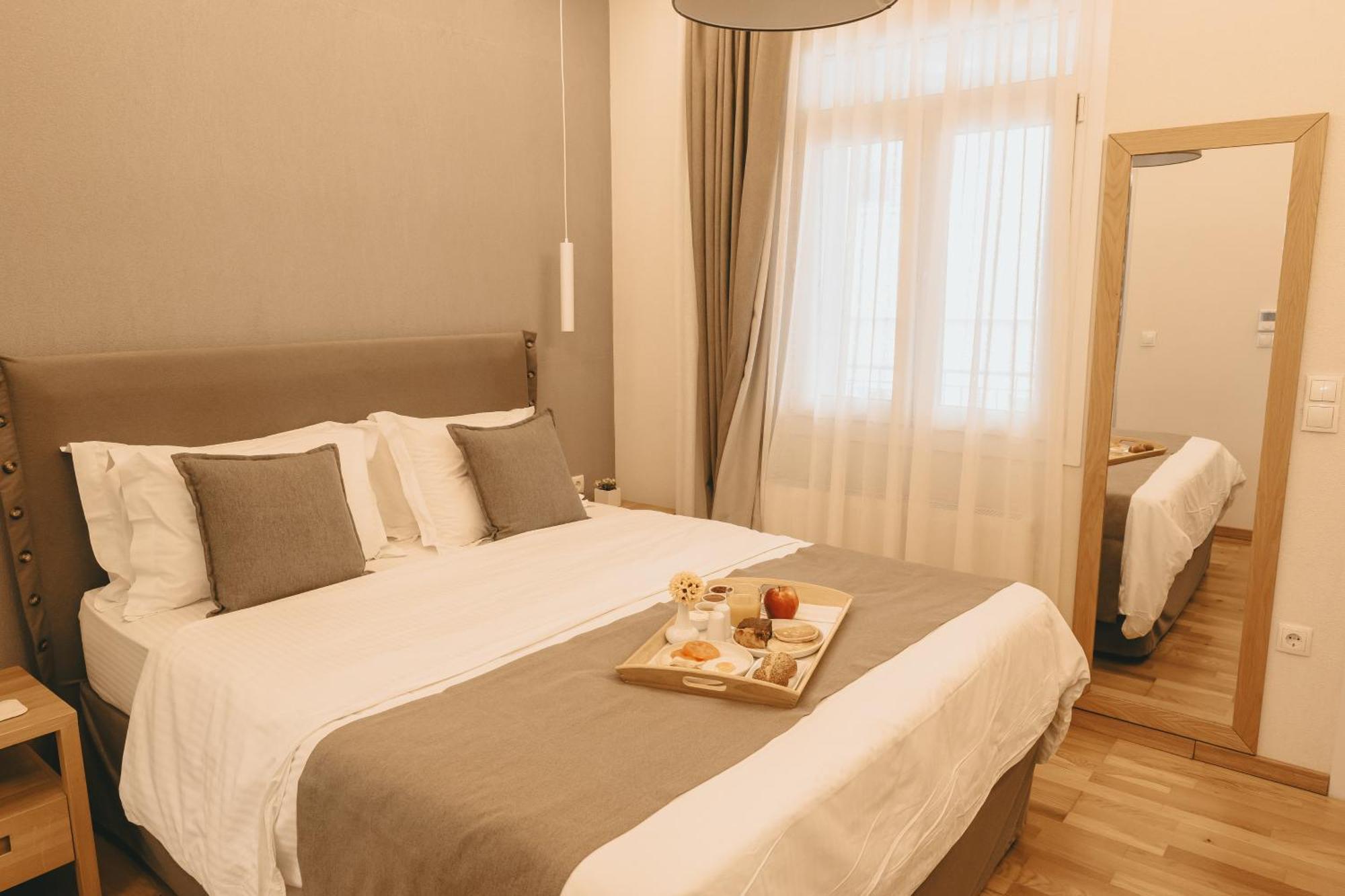 Giardino High Living Suites Drama Room photo